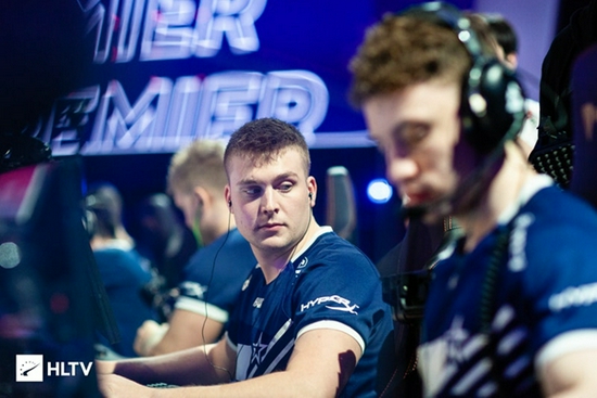 万江电竞盛事引领双节热潮，商圈焕发新活力